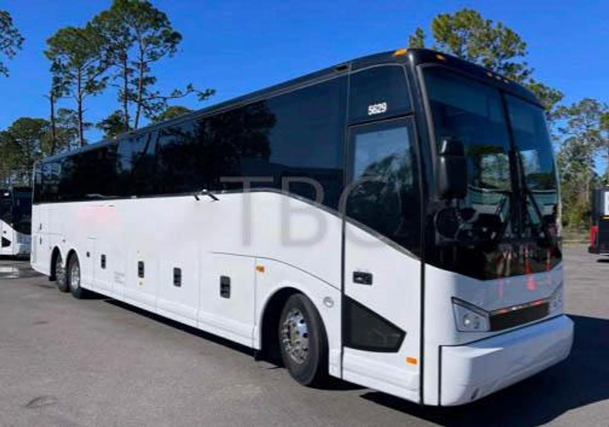 Used 2024 VAN HOOL CX45