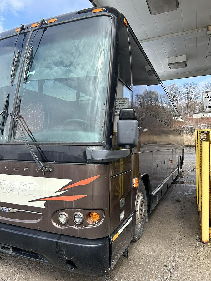 Used 2005 PREVOST H3-45
