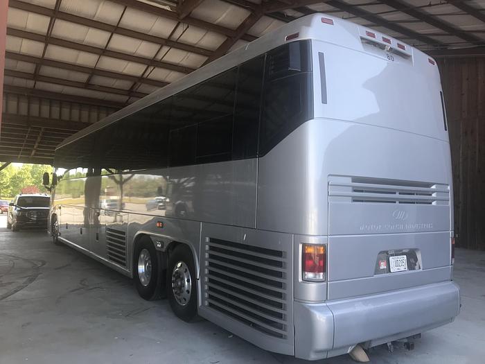 Used 2006 MCI E4500 Conv