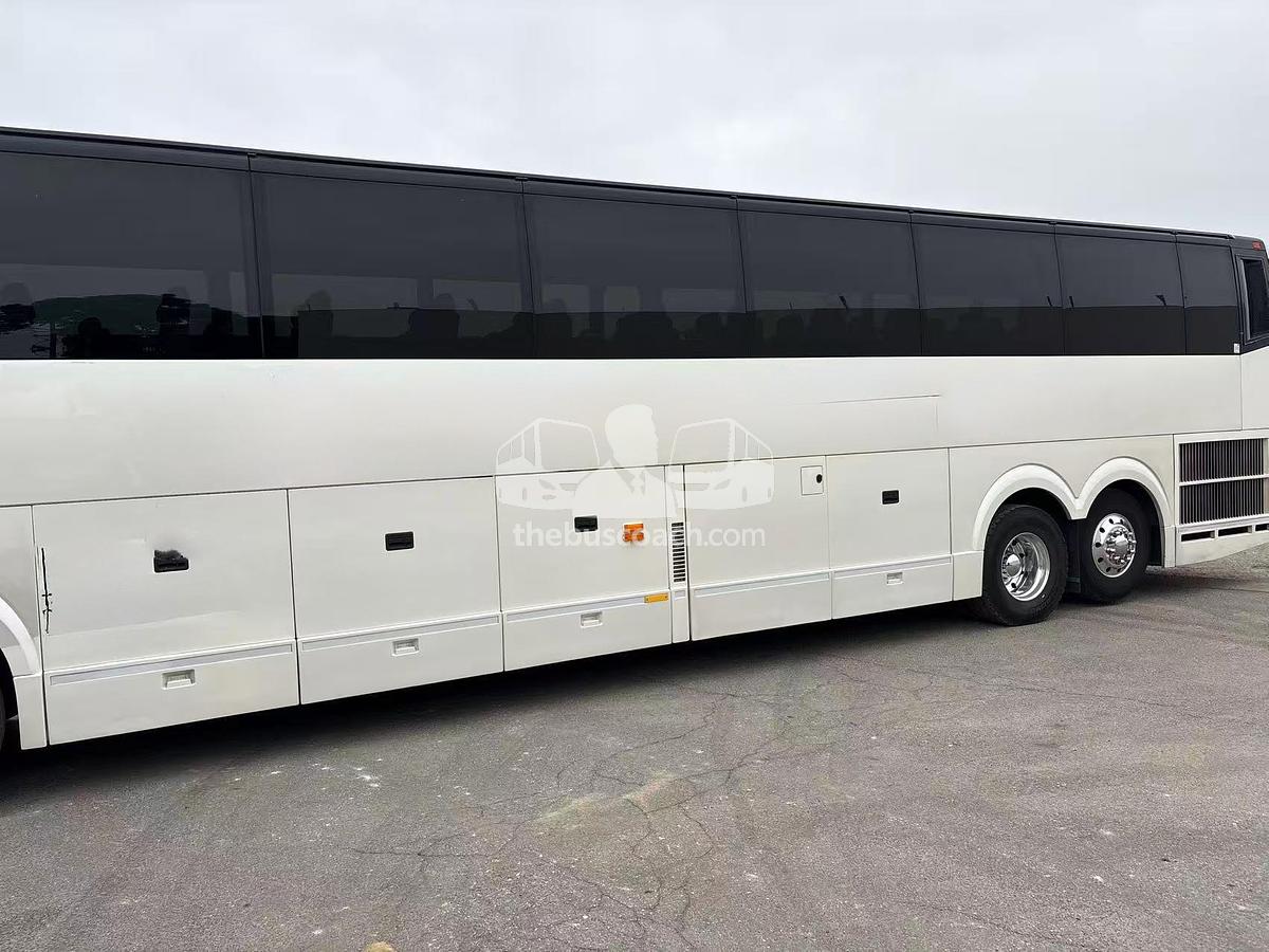 Used 2017 PREVOST H3-45