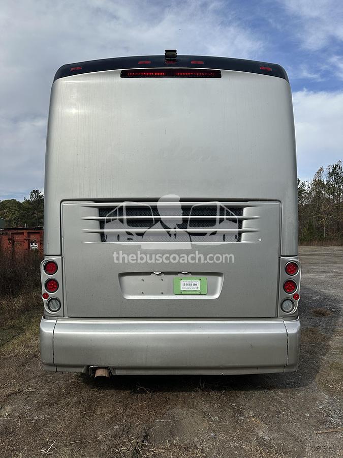 Used 2009 MCI J4500