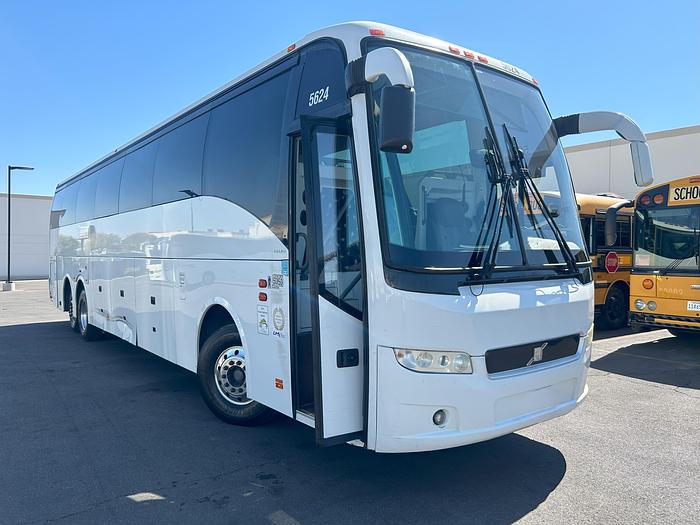 Used 2017 VOLVO 9700