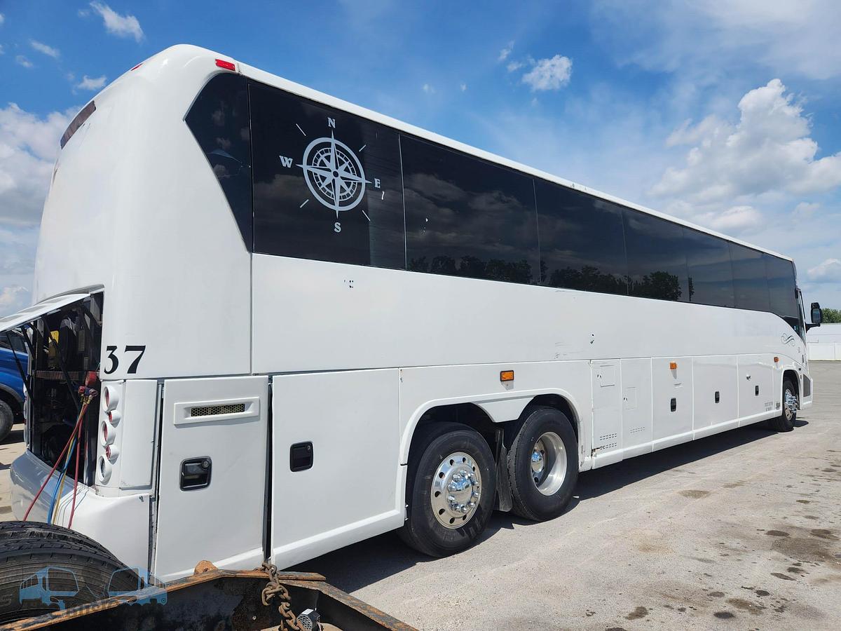 Used 2006 MCI J4500