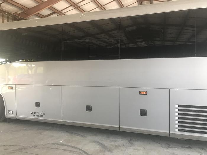 Used 2006 MCI E4500 Conv