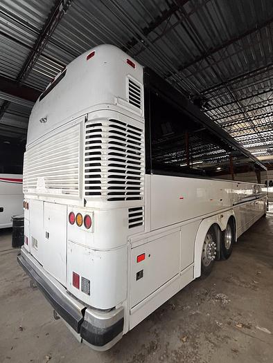 Used 2007 MCI D4505