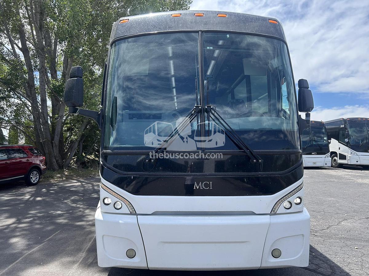 Used 2016 MCI J4500