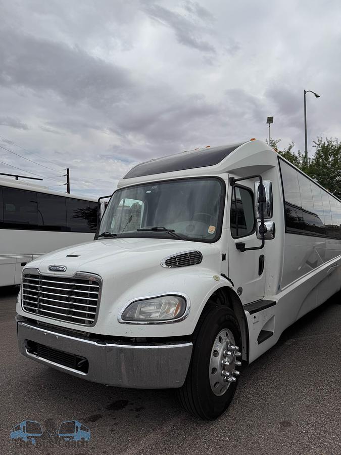 Used 2018 FREIGHTLINER GM40