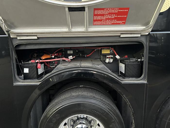 Used 2018 VOLVO 9700