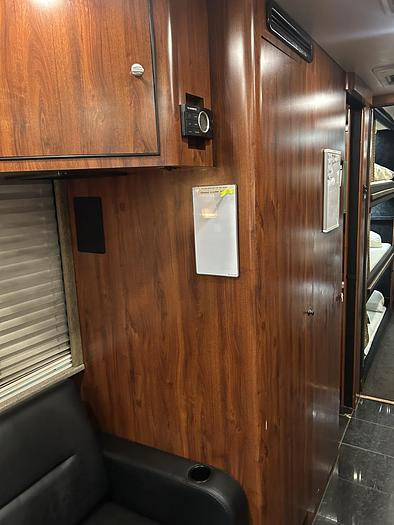 Used 2005 PREVOST XL2 Entertainer