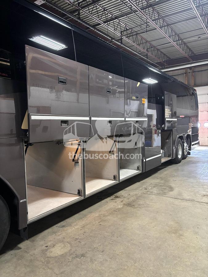 Used 2008 PREVOST H3-45
