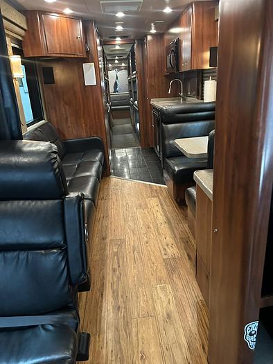 Used 2005 PREVOST XL2 Entertainer