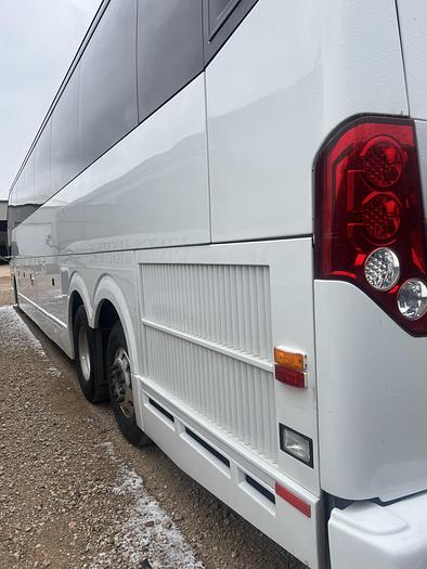 Used 2015 PREVOST H3-45