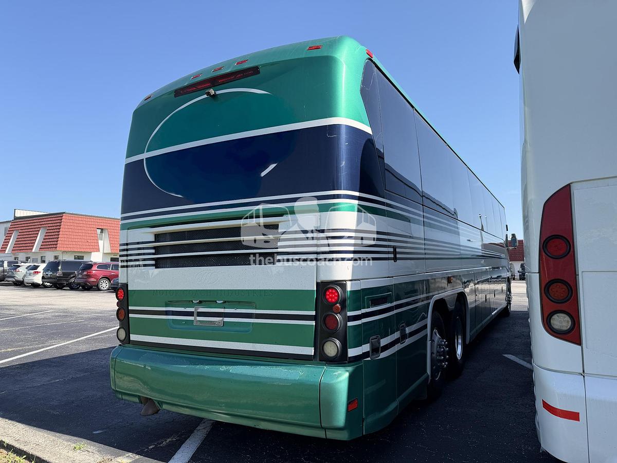Used 2007 MCI J4500