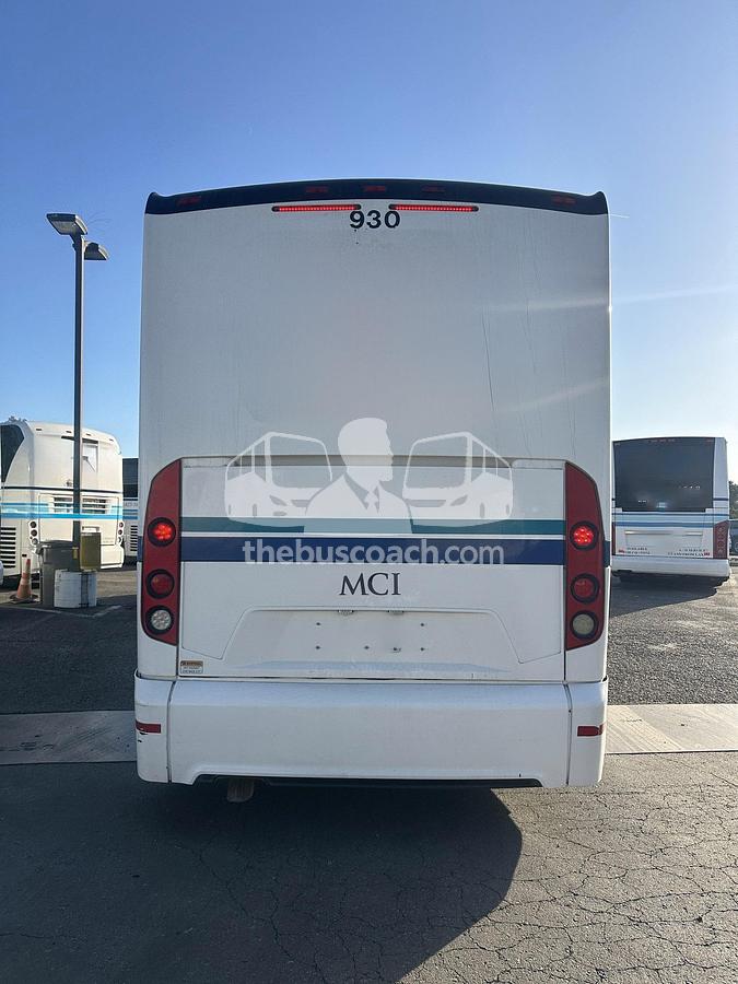 Used 2013 MCI J4500