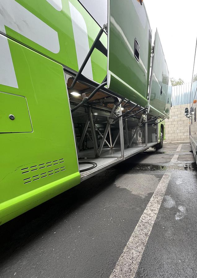 Used 2019 MCI J4500 ADA