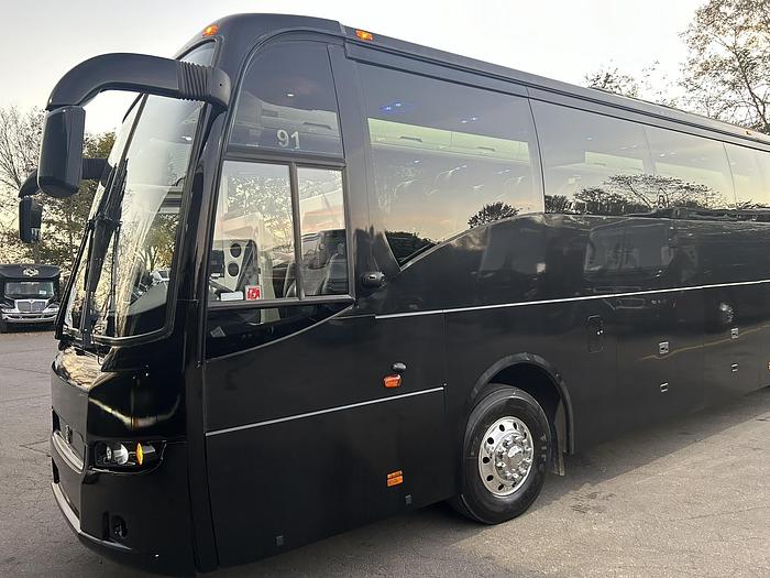 Used 2018 VOLVO 9700