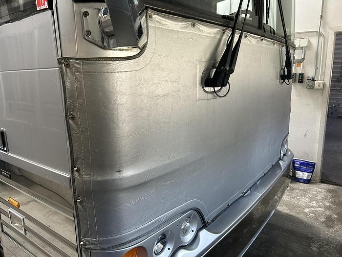 Used 2005 PREVOST XL2 Entertainer