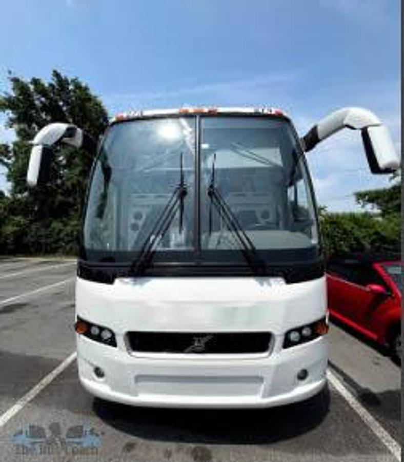 Used 2014 VOLVO 9700 ADA