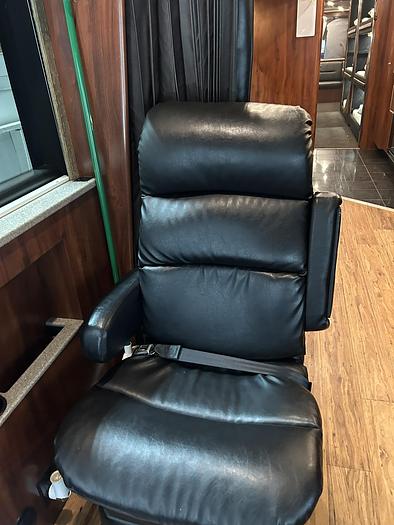 Used 2005 PREVOST XL2 Entertainer