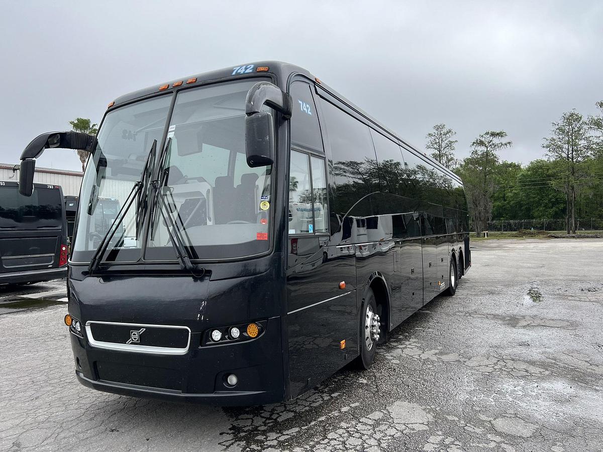 Used 2016 VOLVO 9700