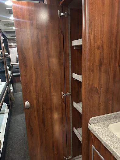 Used 2005 PREVOST XL2 Entertainer