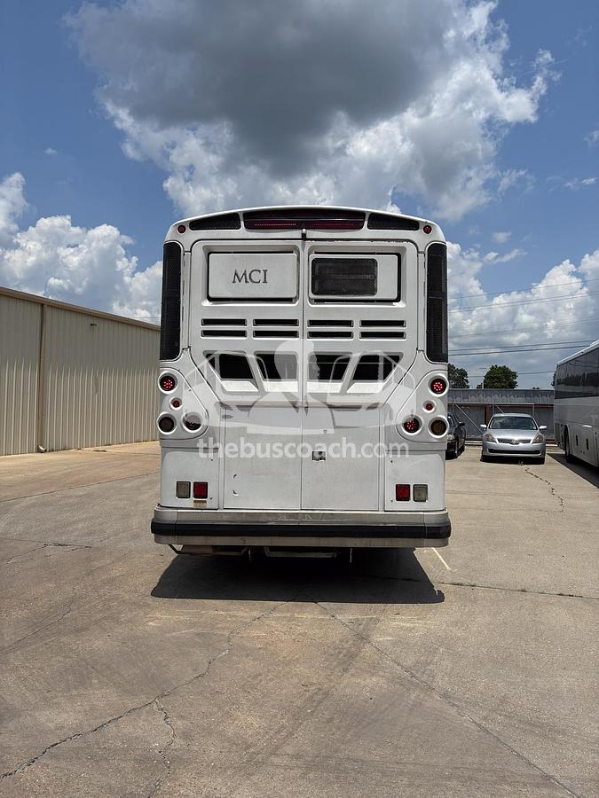 Used 2020 MCI D4505
