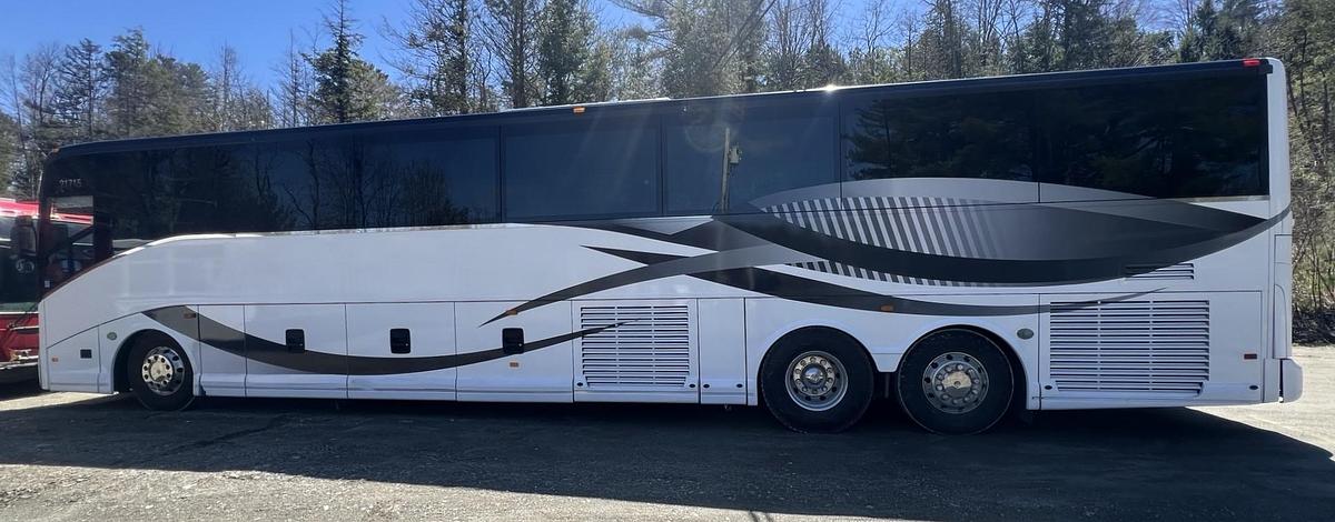 Used 2017 VAN HOOL CX45 ADA