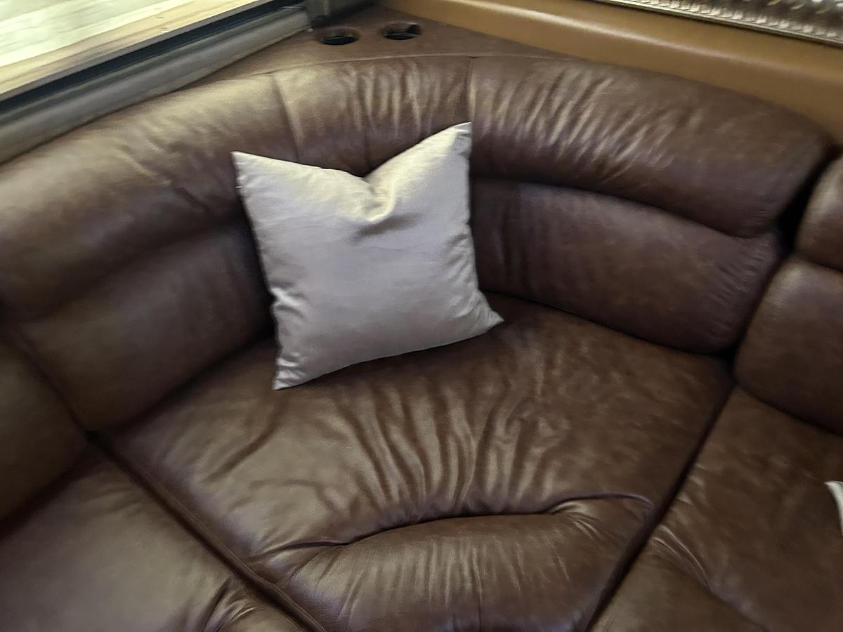 Used 2008 PREVOST XLII
