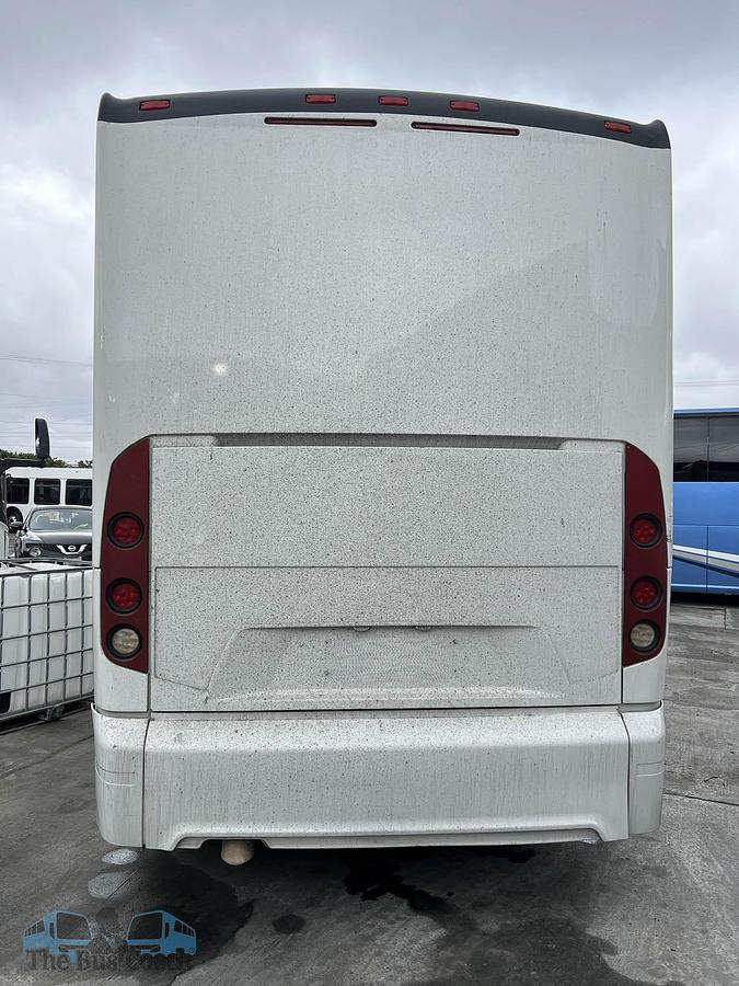 Used 2014 MCI J4500 ADA