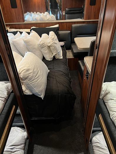 Used 2005 PREVOST XL2 Entertainer