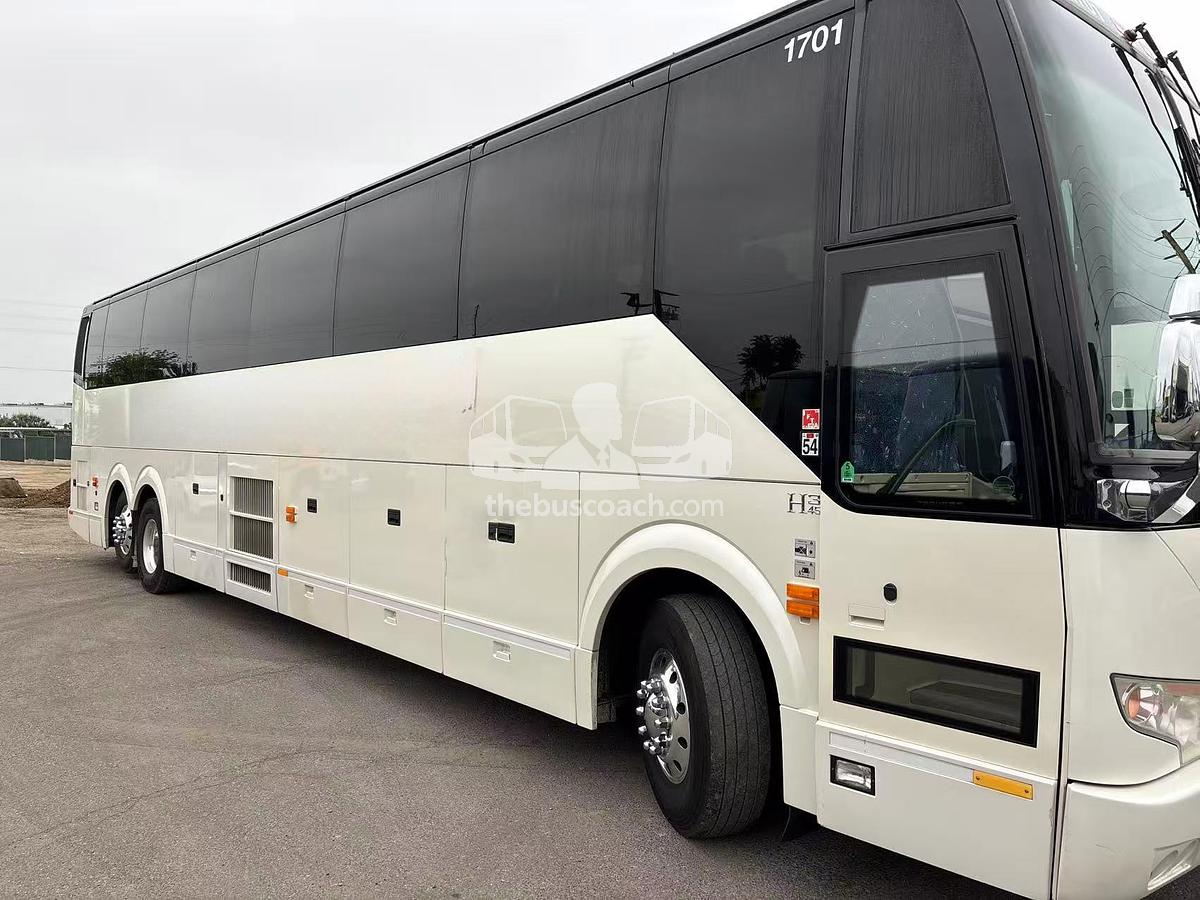 Used 2017 PREVOST H3-45