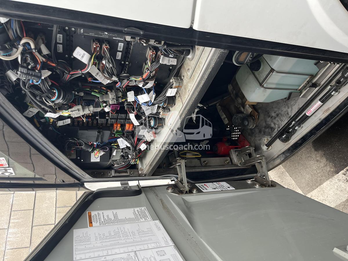 Used 2019 MCI J4500 ADA