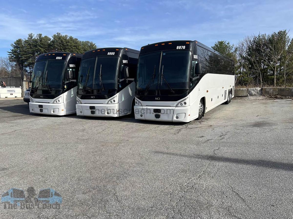 Used 2016 MCI J4500