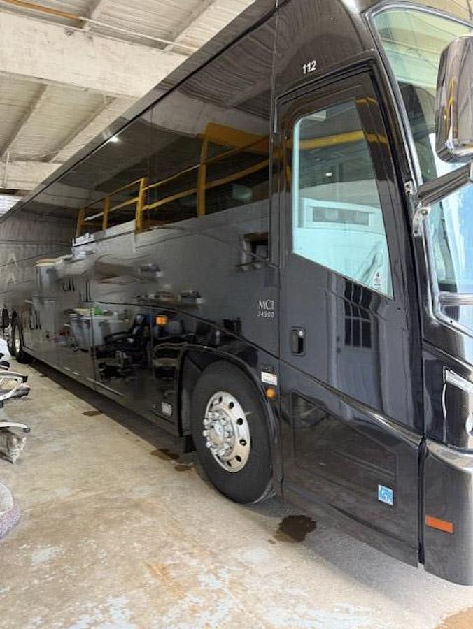 Used 2015 MCI J4500
