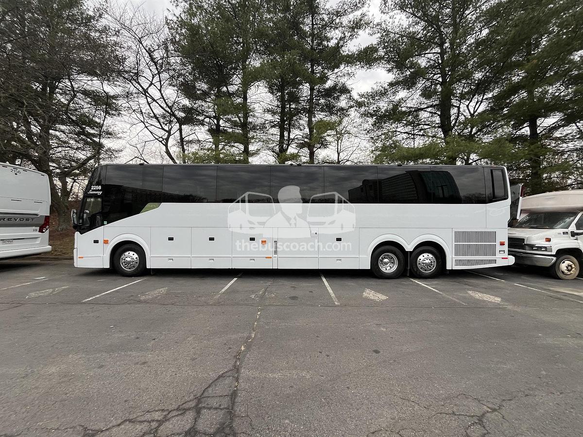 Used 2024 PREVOST H3-45
