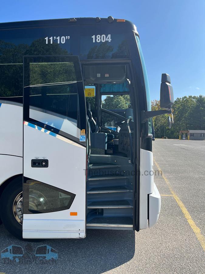 Used 2018 VAN HOOL CX45 ADA