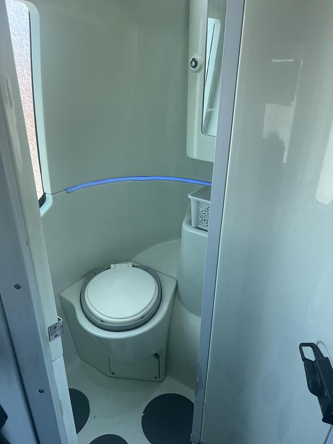 Used 2017 VOLVO 9700