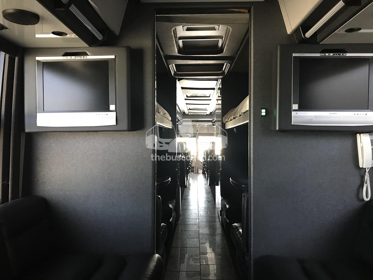 Used 2006 MCI E4500 Conv