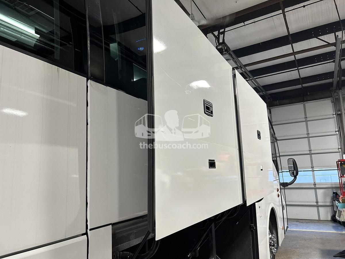 Used 2019 VOLVO 9700 ADA