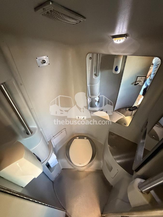 Used 2007 MCI J4500