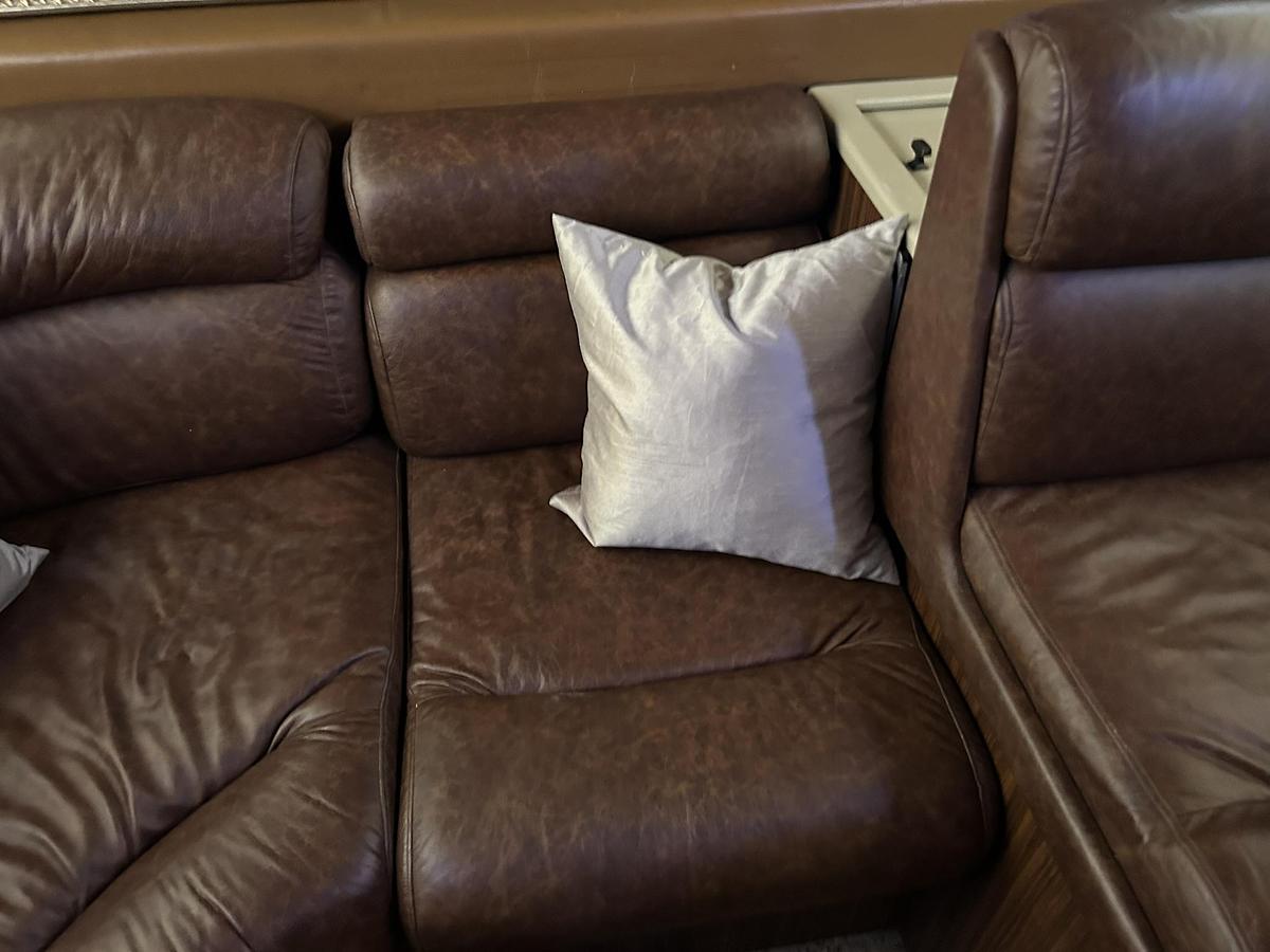 Used 2008 PREVOST XLII