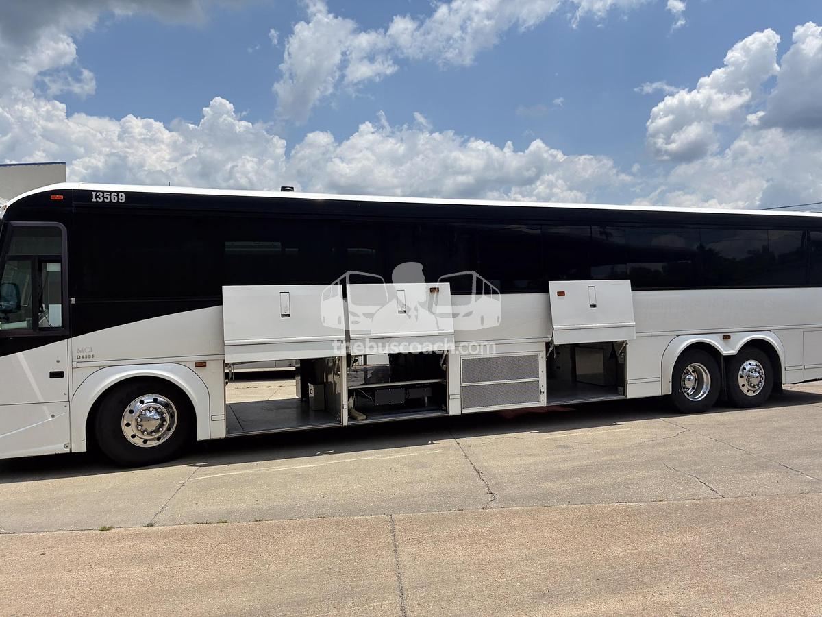 Used 2020 MCI D4505