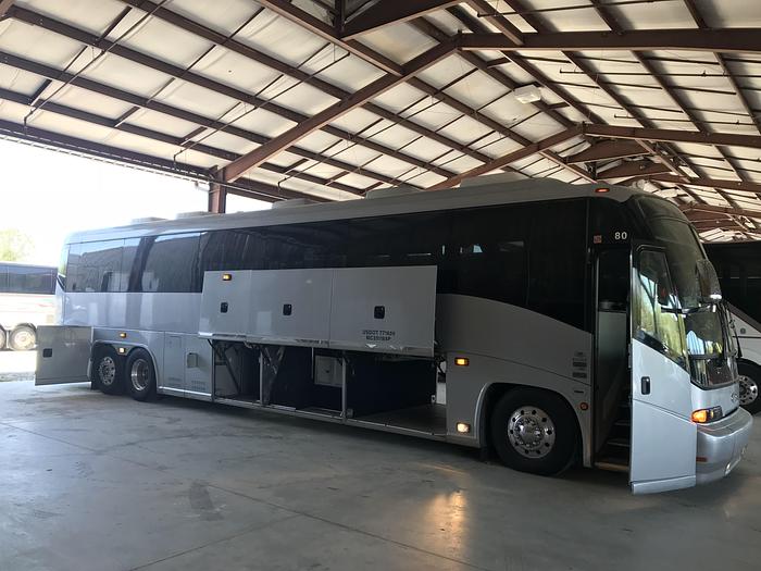 Used 2006 MCI E4500 Conv