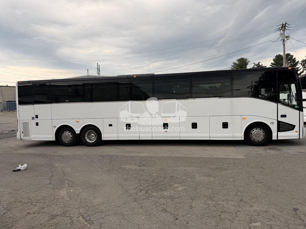 Used 2024 VAN HOOL CX45