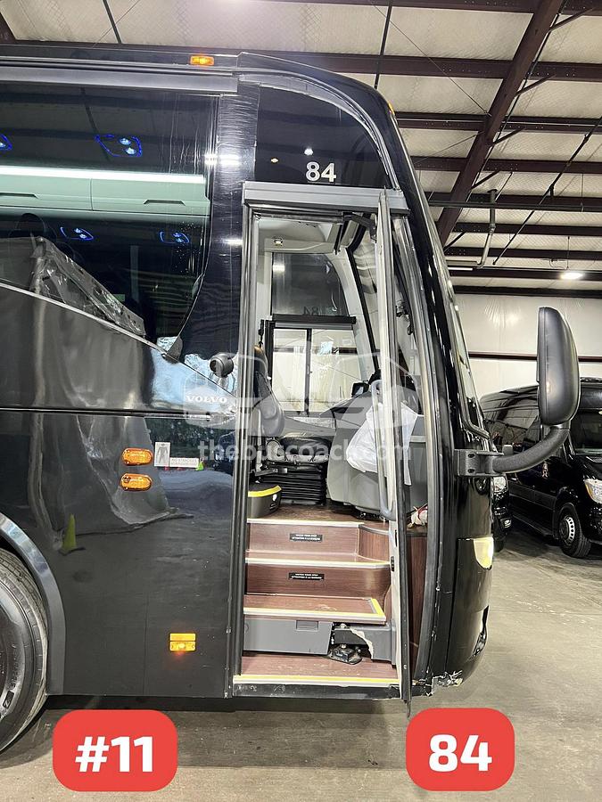 Used 2017 VOLVO 9700