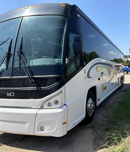 Used 2016 MCI J4500 ADA