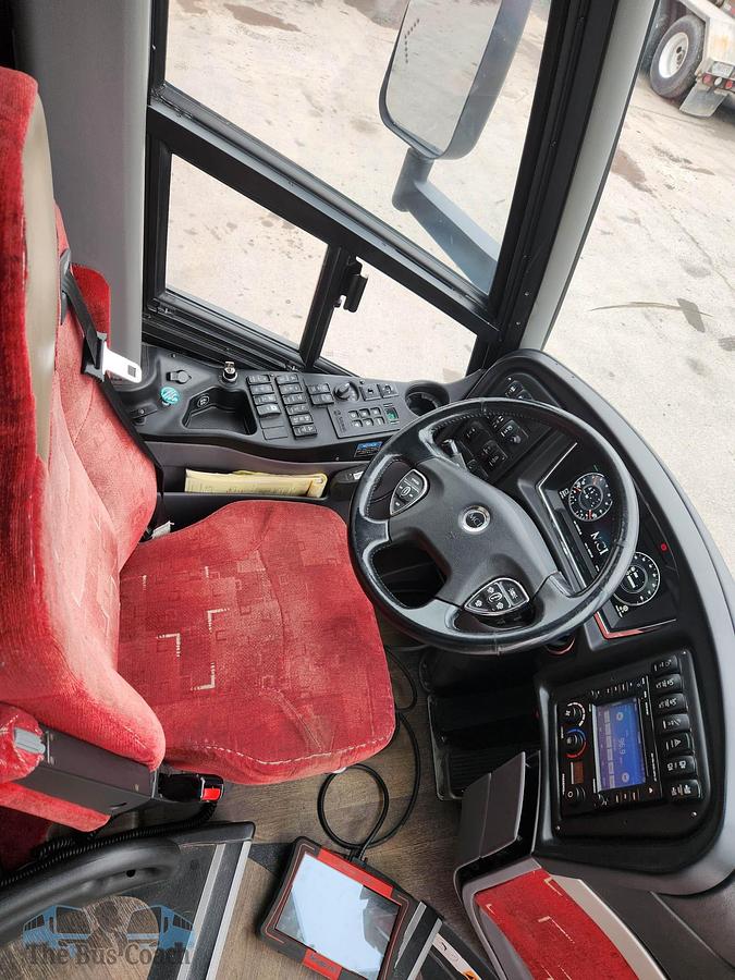 Used 2019 MCI J4500 ADA