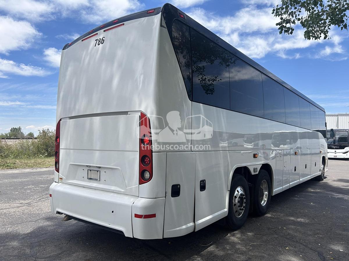Used 2016 MCI J4500