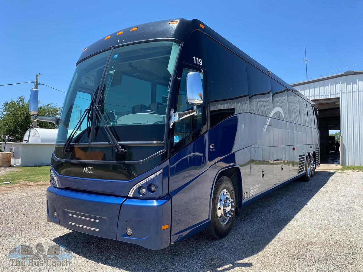 Used 2017 MCI J4500