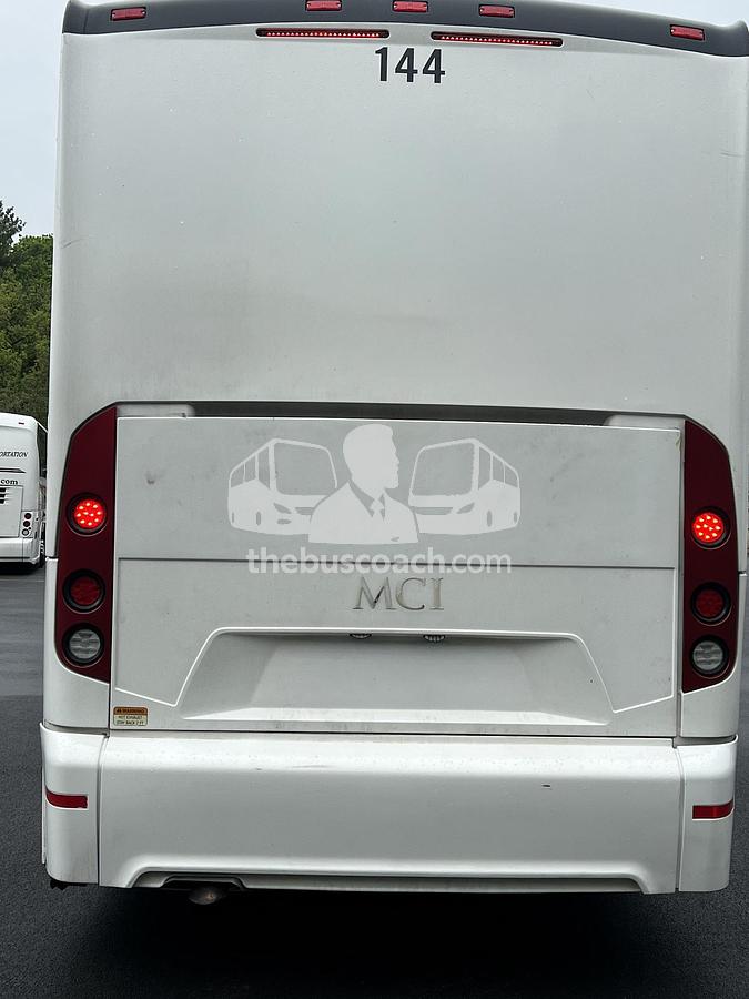 Used 2016 MCI J4500